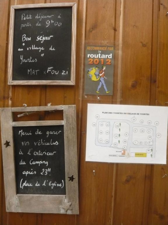 Village De Yourtes Beaussais Sur Mer